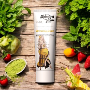 كريم التفتيح المُركز باليوريا و الأربوتين مع الكوچيك آسيد و حمض اللاكتيك