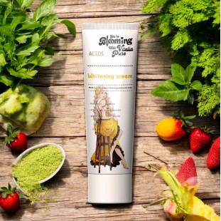 كريم التفتيح المُركز باليوريا و الأربوتين مع الكوچيك آسيد و حمض اللاكتيك